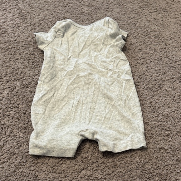 Baby Clothing - Picture 7 of 9